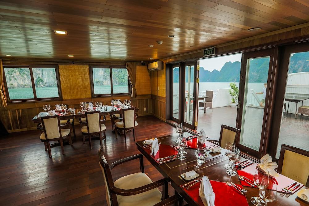Du thuyền Bhaya Hạ Long Hotel Ngoại thất bức ảnh